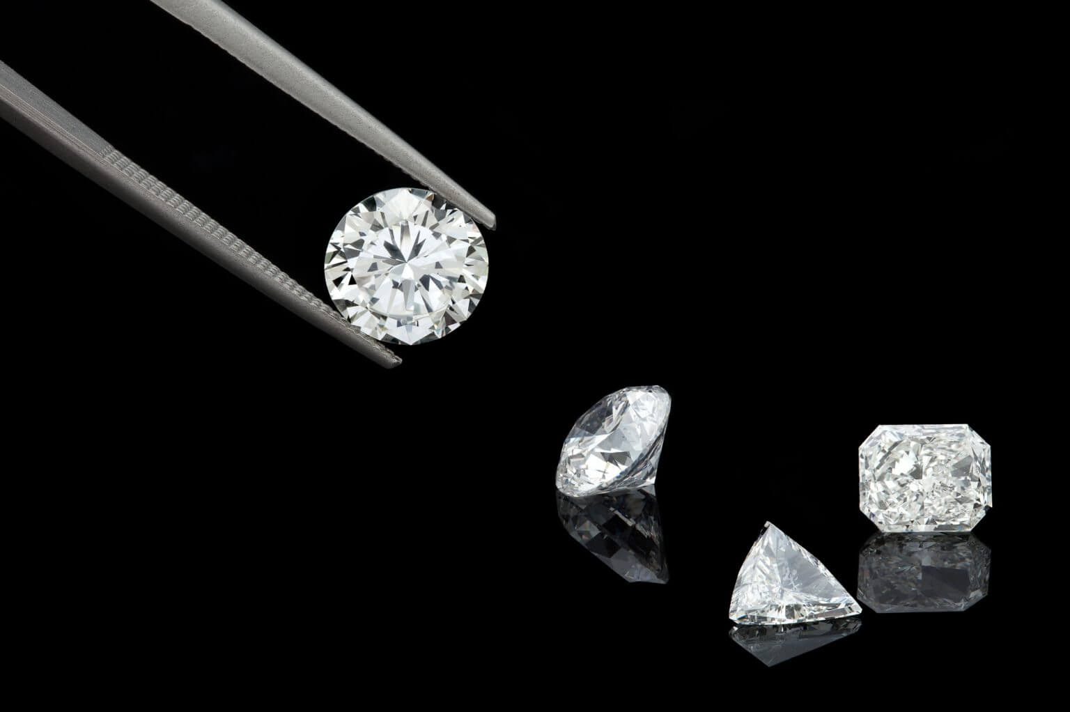 Подлинность бриллианта: как определить самостоятельно и какие гарантиирезультата